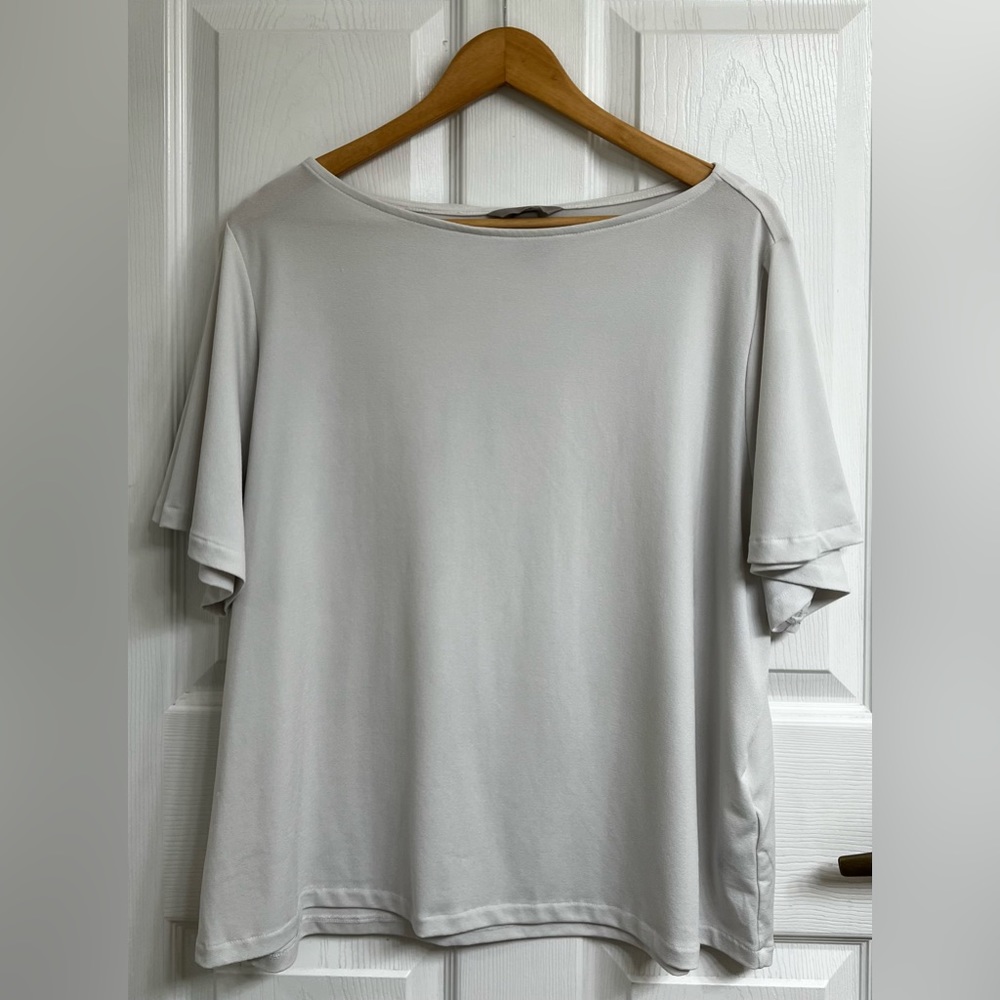 H&M wide neck white top Flowy short sleeve good for work business casual